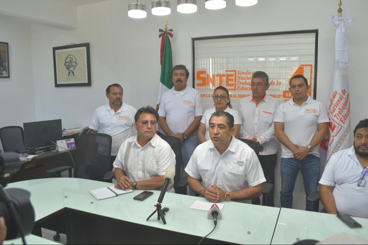 El líder sindical Sergio Flores Gutiérrez recordó que ya hubo 13 incidentes en escuelas de Campeche por este motivo. El líder sindical Sergio Flores Gutiérrez recordó que ya hubo 13 incidentes en escuelas de Campeche por este motivo.