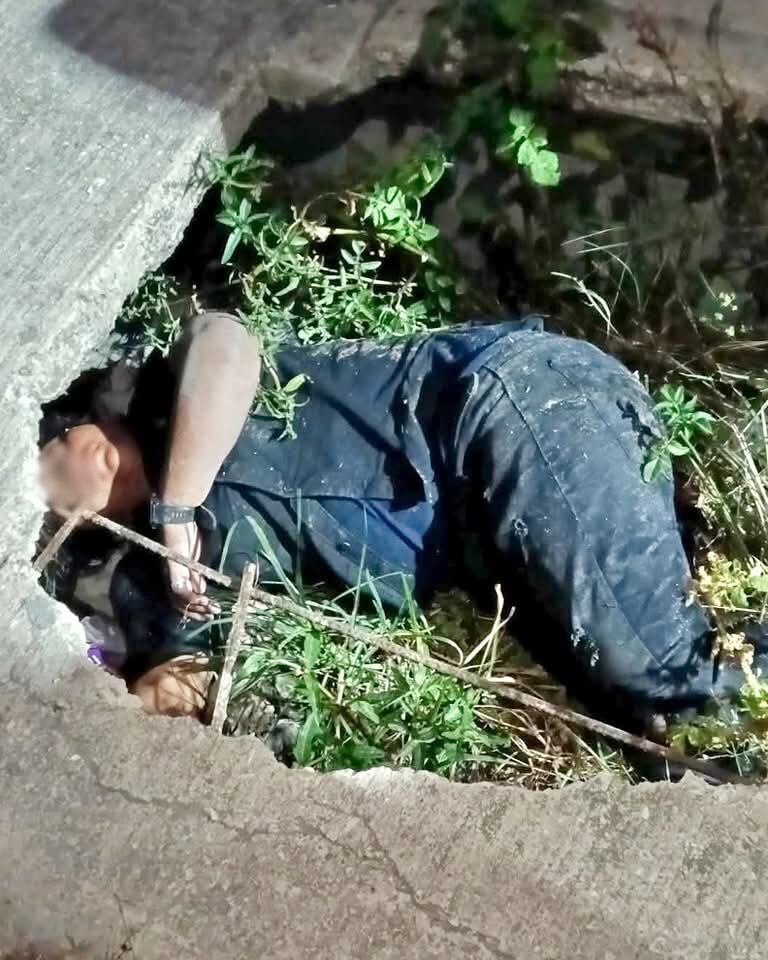 Una mujer sufrió un accidente grave al caer en una rejilla abierta. Una mujer sufrió un accidente grave al caer en una rejilla abierta.