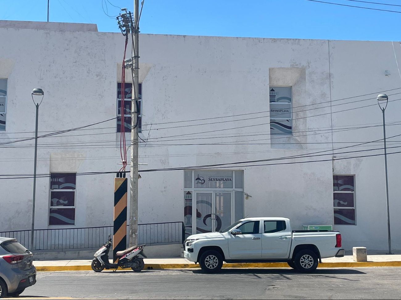 Vecinos de Santa Clara exigen solución por fallas eléctricas en Seybaplaya Vecinos de Santa Clara exigen solución por fallas eléctricas en Seybaplaya
