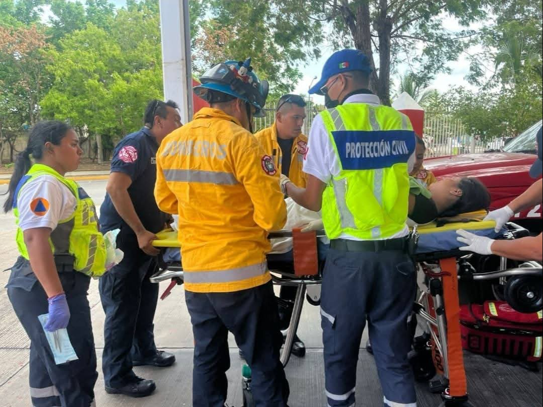 El bebé nació con signos vitales estables y fue trasladado junto con la madre al hospital. El bebé nació con signos vitales estables y fue trasladado junto con la madre al hospital.