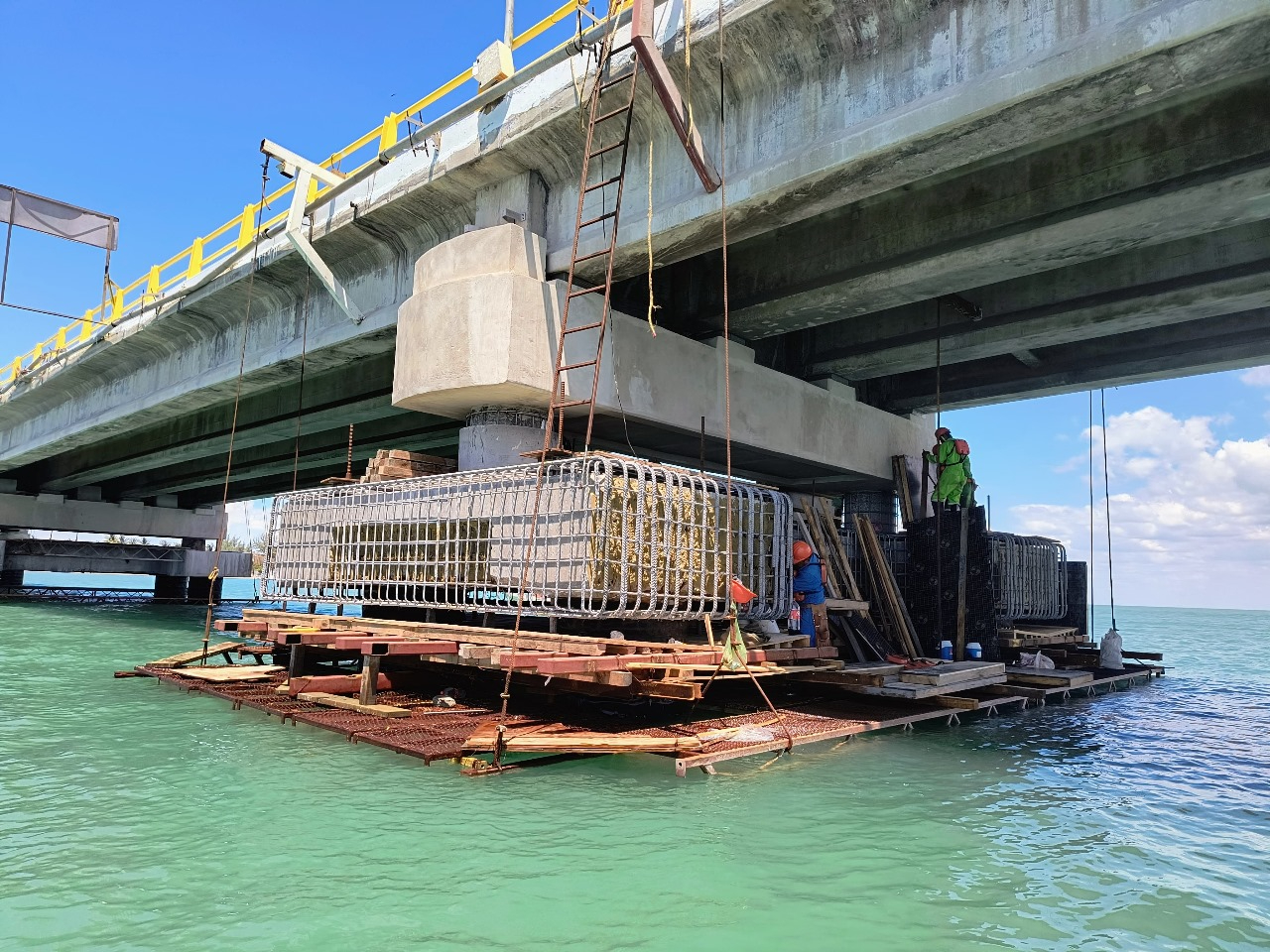 La SICT inspeccionó los puentes Zacatal y de la Unidad para verificar los trabajos de reconstrucción y mantenimiento. La SICT inspeccionó los puentes Zacatal y de la Unidad para verificar los trabajos de reconstrucción y mantenimiento.