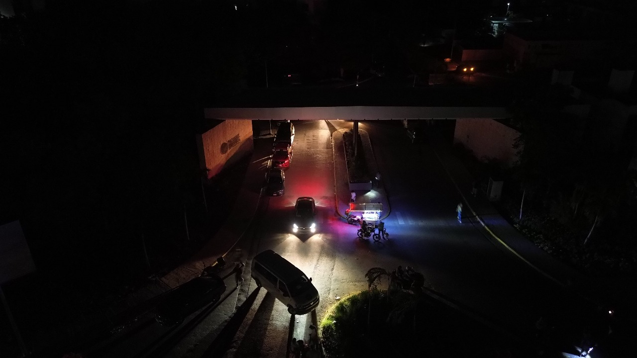 El herido fue llevado de emergencia a Playa del Carmen ante la negativa médica. El herido fue llevado de emergencia a Playa del Carmen ante la negativa médica.