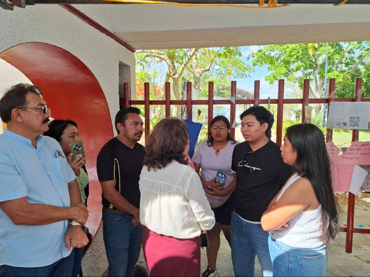 Acuden autoridades al Tecnológico de Motul para dialogar con los estudiantes Acuden autoridades al Tecnológico de Motul para dialogar con los estudiantes