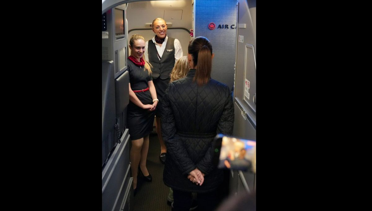 Presidenta Claudia Sheinbaum viaja en vuelo comercial rumbo al G7; se reunirá con Trump en Canadá
