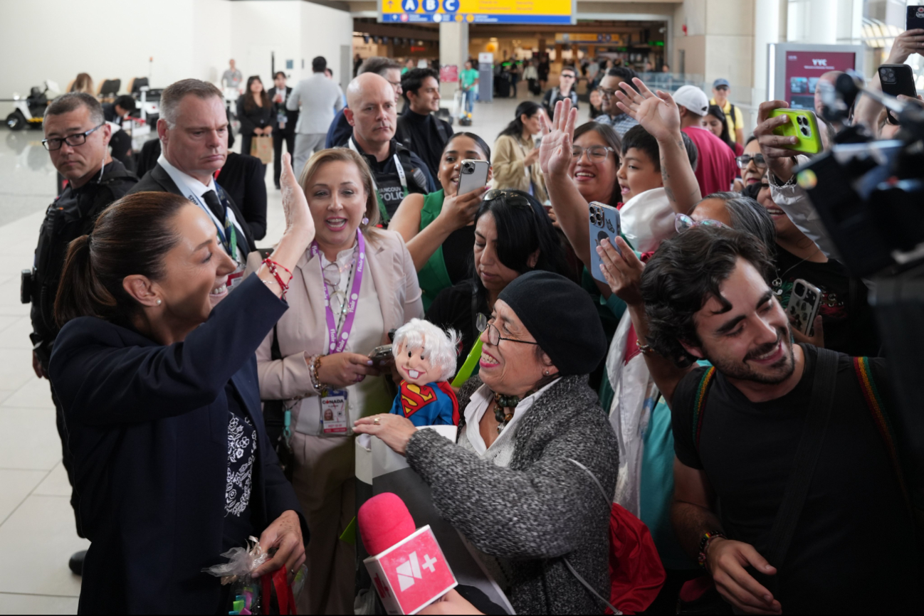 Mexicanos en Canadá reciben a la Presidenta Sheinbaum y le agradecen todo lo que ha hecho por México