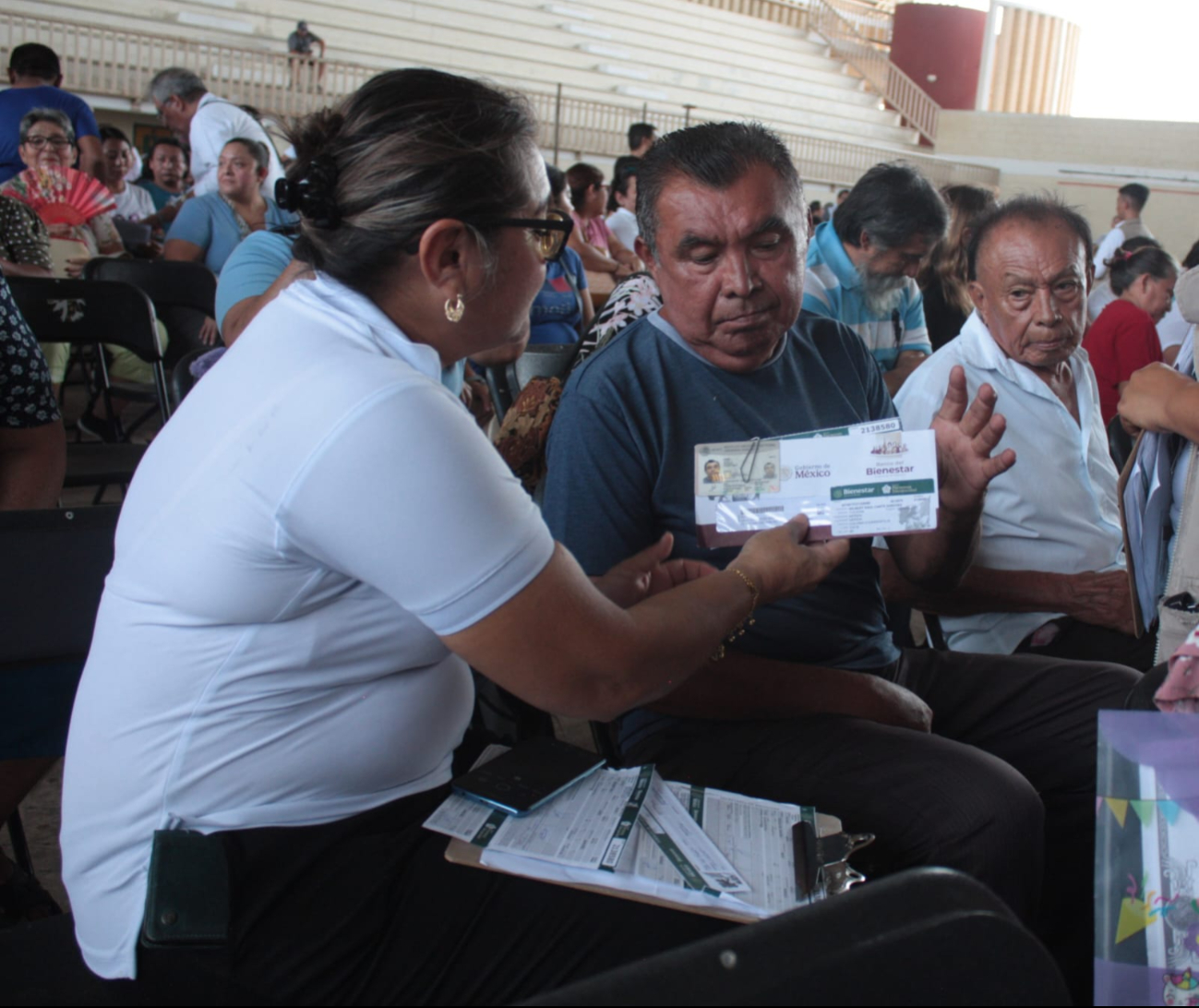Personas con discapacidad recibirá su tarjeta Bienestar para cobrar su pensión Personas con discapacidad recibirá su tarjeta Bienestar para cobrar su pensión