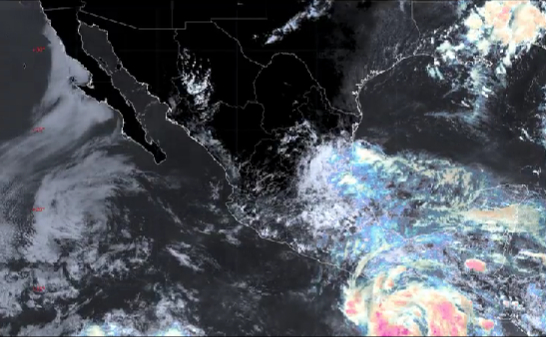 La tormenta tropical se encuentra a 385 km al sureste de Puerto Ángel, Oaxaca.
