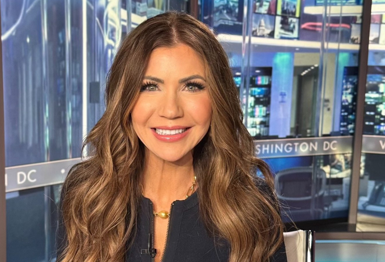 Noem recientemente acusó a Claudia Sheinbaum de incitar las protestas migrantes en Los Ángeles