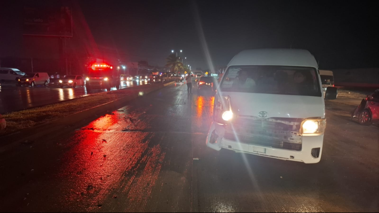 Sobre el boulevard cuatro vehículos se vieron afectados Sobre el boulevard cuatro vehículos se vieron afectados