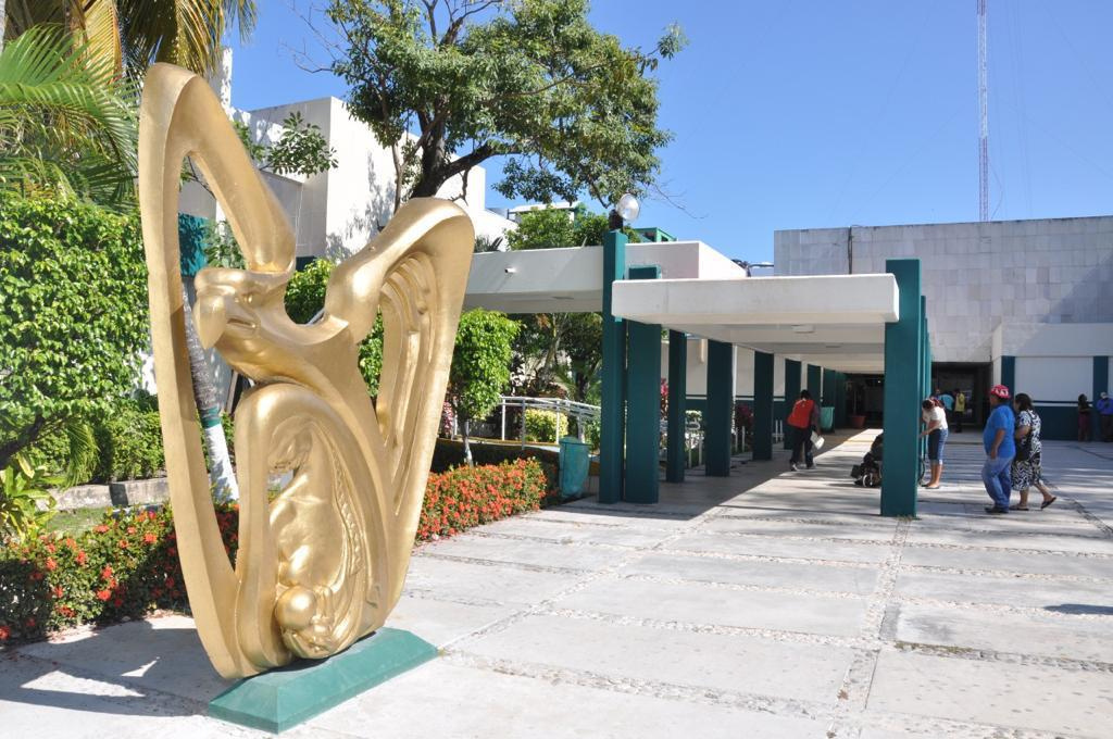 “¿Cómo voy a sanar así?”: Fallas en el IMSS Carmen dejan a pacientes esperando consulta por seis meses