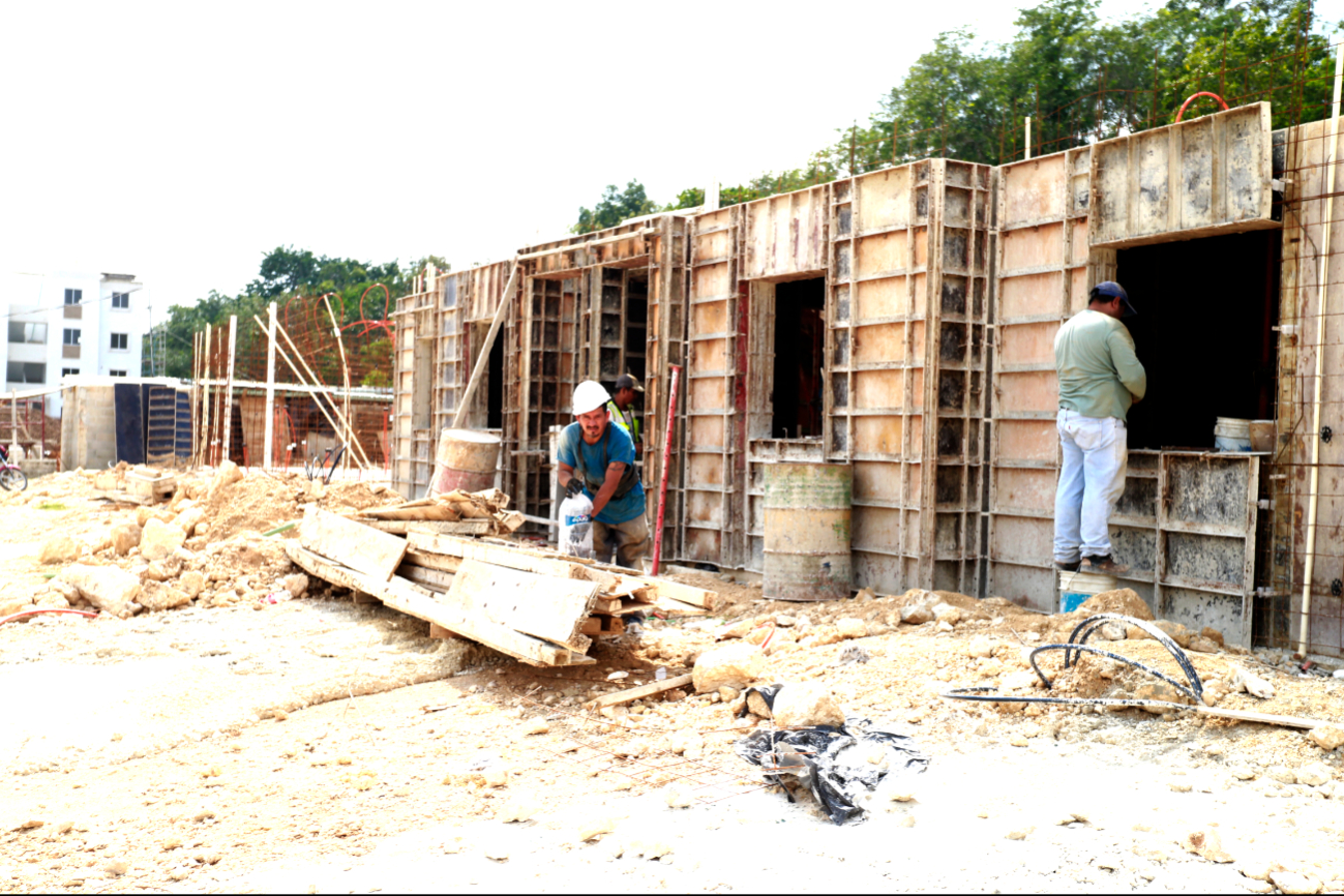 La construcción es la segunda industria más importante en el territorio La construcción es la segunda industria más importante en el territorio