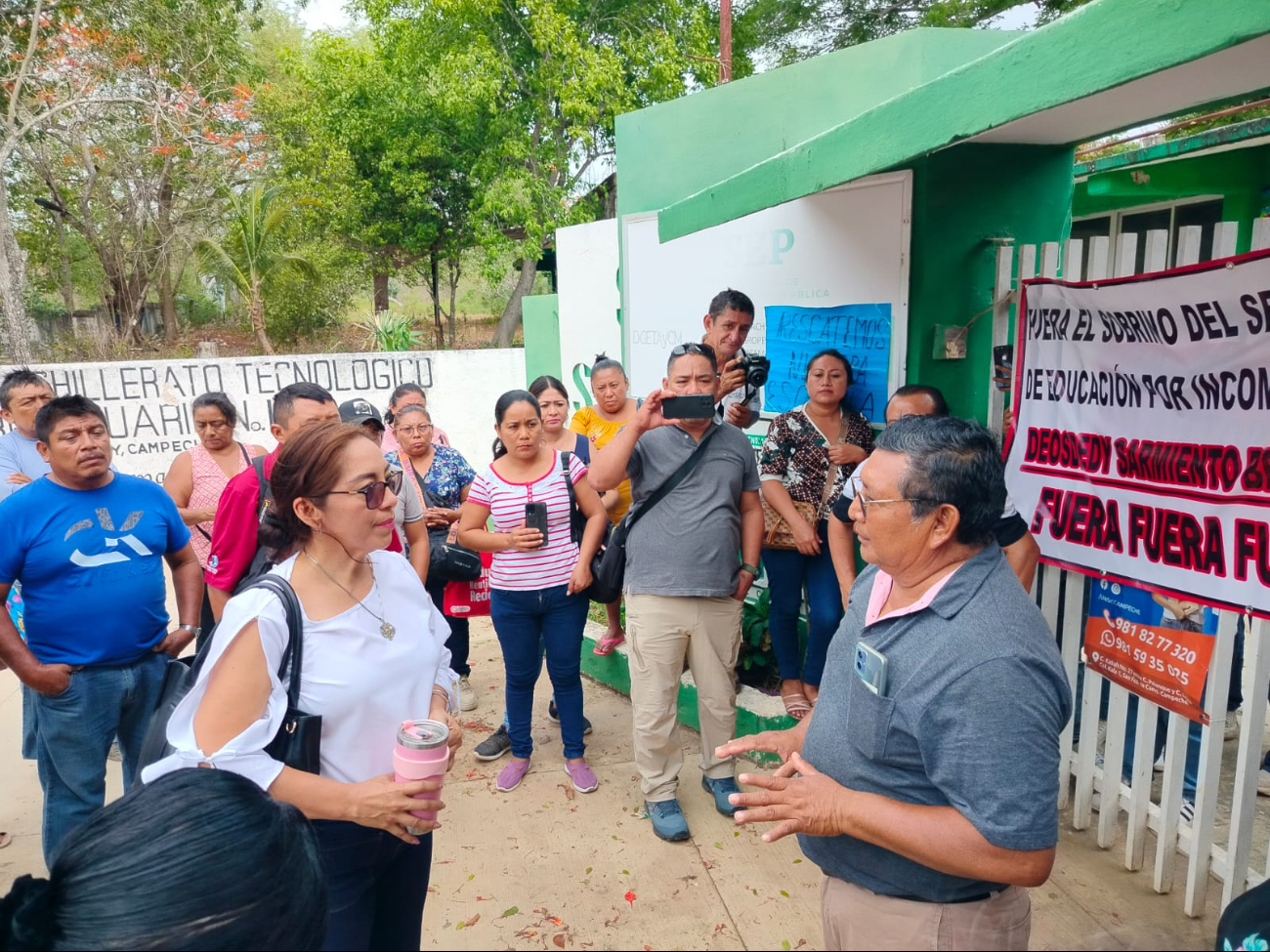Padres piden la renuncia del Director del CBTA 15 Padres piden la renuncia del Director del CBTA 15