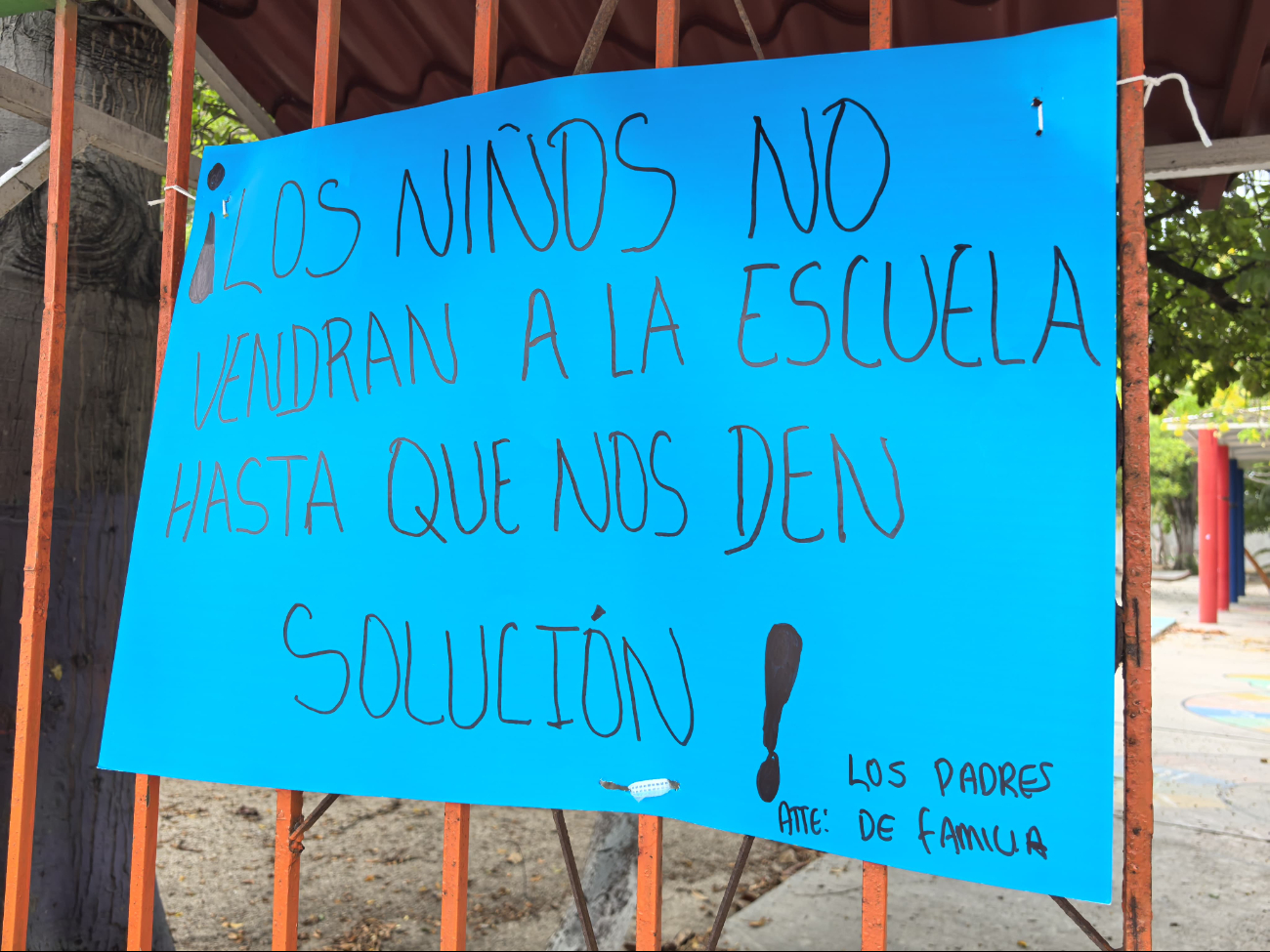 Reiteran que el plantel no está en condiciones para clases y no han sido enviados reemplazos. Reiteran que el plantel no está en condiciones para clases y no han sido enviados reemplazos.