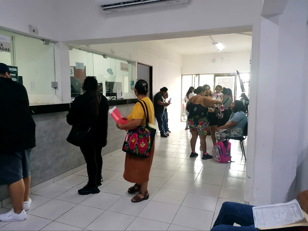  Denuncian red  de corrupción en el Registro Civil de Cancún; señalan al director y otros trabajadores
