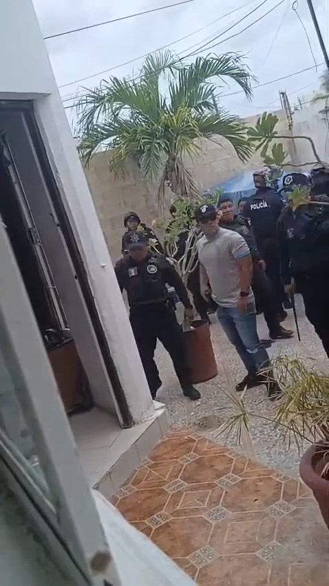 Señalan que los policías entraron sin orden judicial a un domicilio en la colonia Lázaro Cárdenas. Señalan que los policías entraron sin orden judicial a un domicilio en la colonia Lázaro Cárdenas.