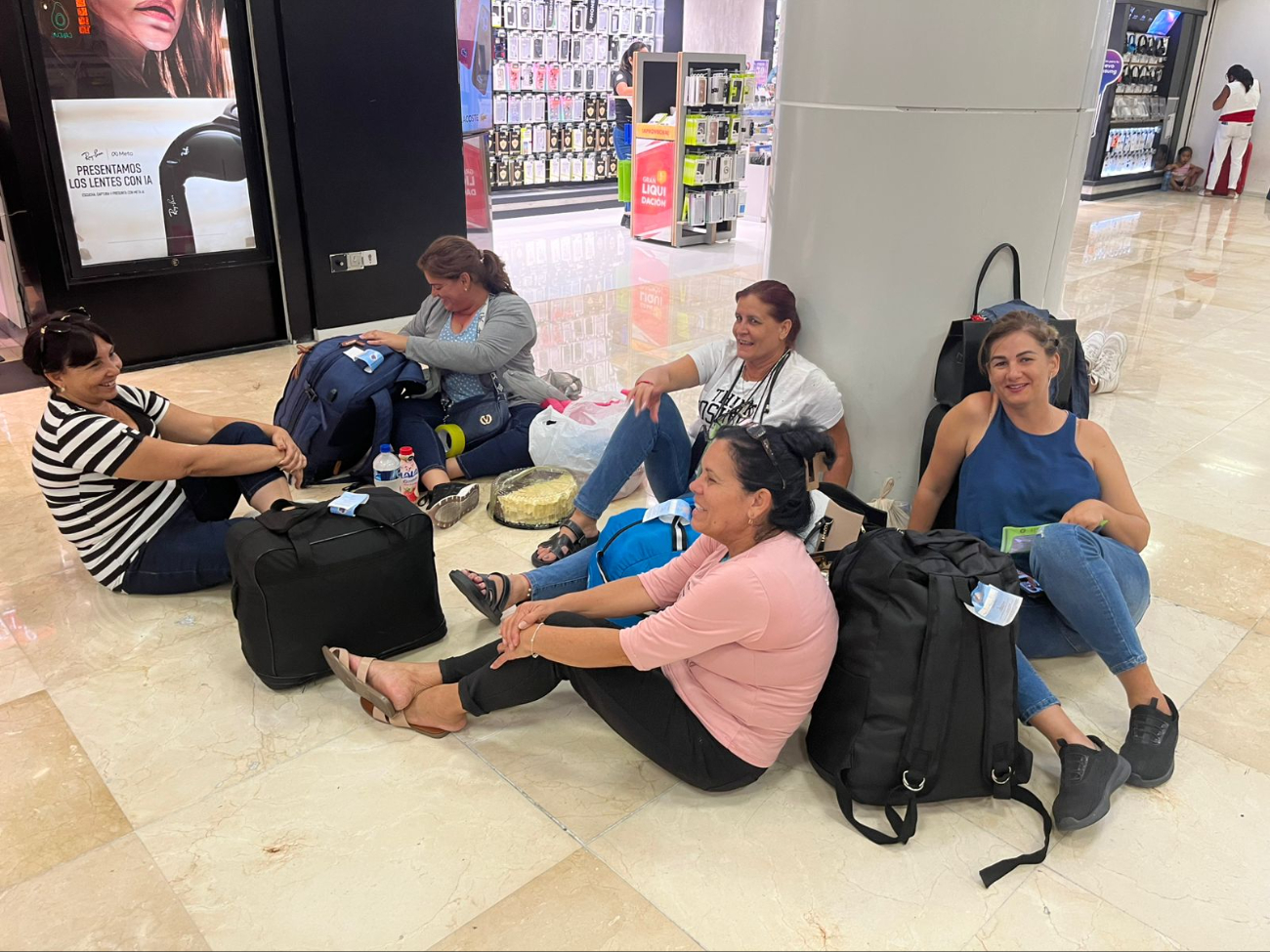 Expresaron querer volver pronto al país tras disfrutar mucho su visita Expresaron querer volver pronto al país tras disfrutar mucho su visita