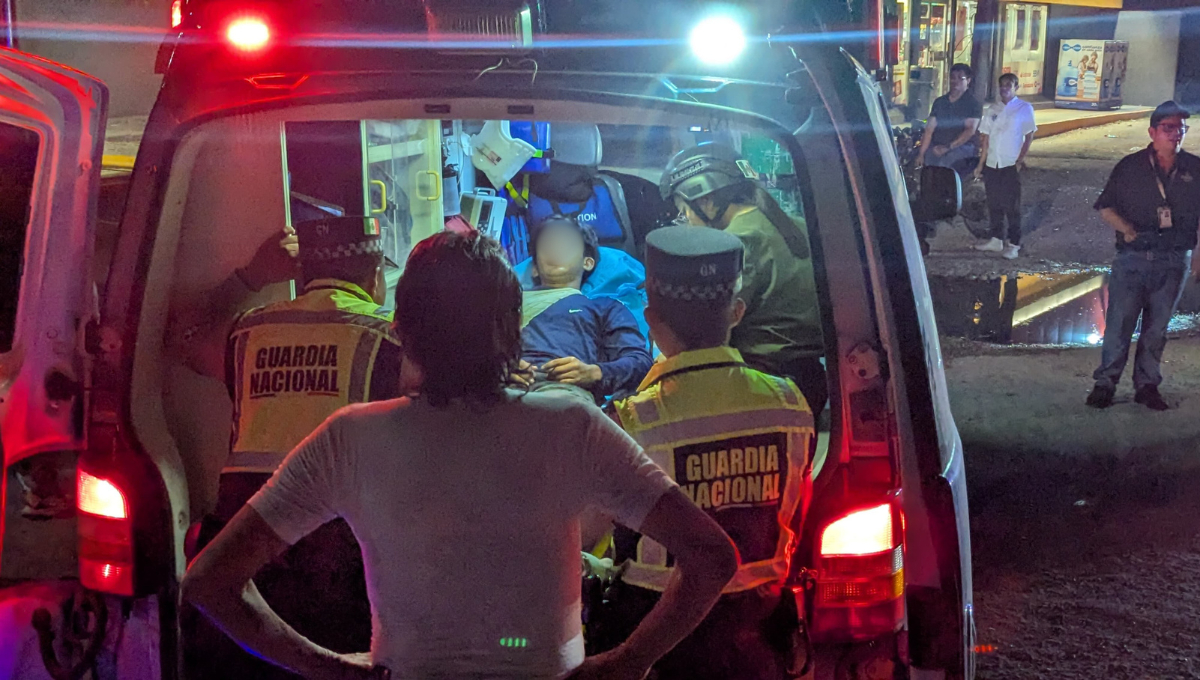 Paramédicos del Grupo de Rescate Sasi acudieron al lugar y trasladaron al herido al hospital. Paramédicos del Grupo de Rescate Sasi acudieron al lugar y trasladaron al herido al hospital.