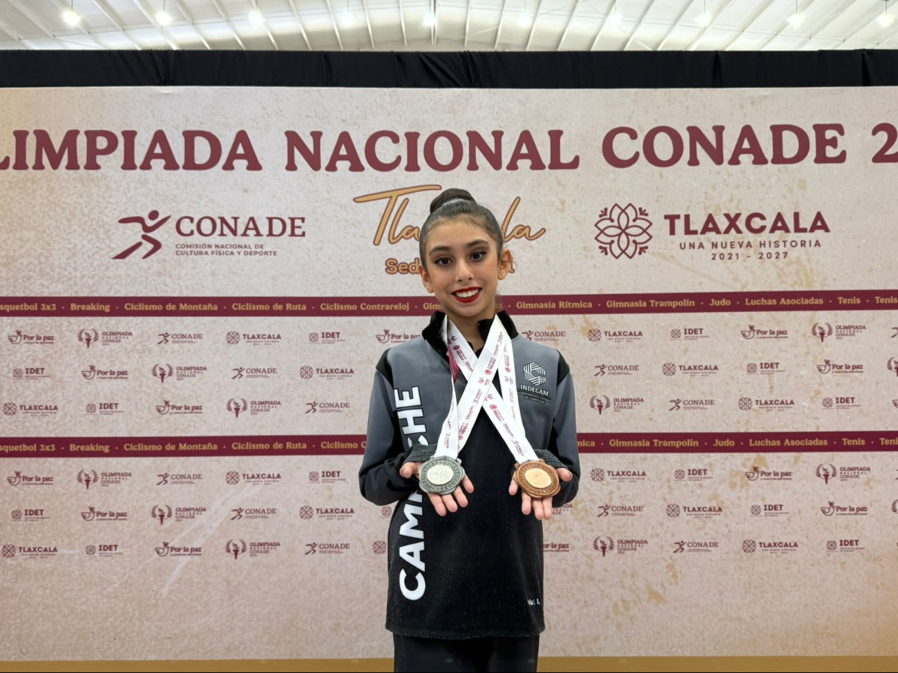 27 atletas campechanos han sido premiados: 16 hombres y 11 mujeres. 27 atletas campechanos han sido premiados: 16 hombres y 11 mujeres.