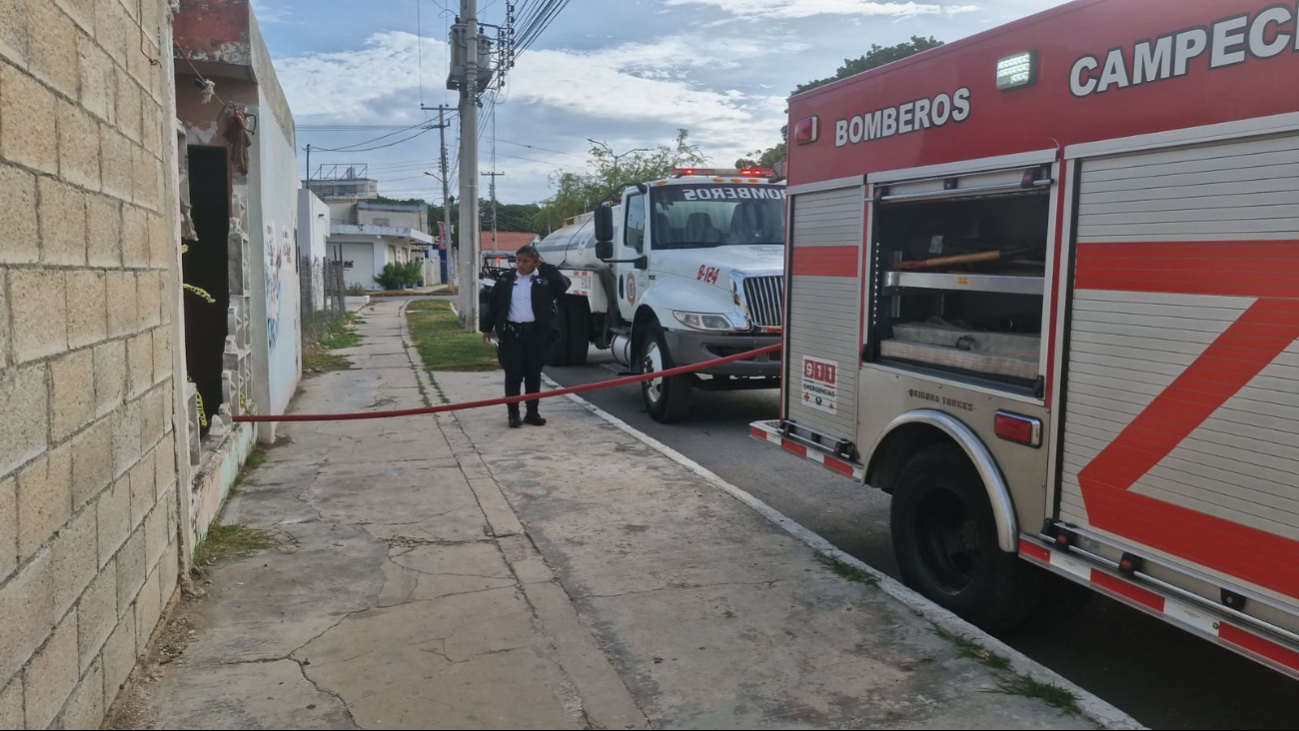 Bomberos lograron sofocar el incendio en el barrio de Santa Lucía Bomberos lograron sofocar el incendio en el barrio de Santa Lucía