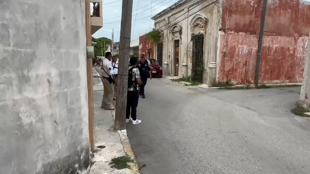 El olor proviene de una vivienda ubicada en la calle 12 A, presuntamente ocupada por indigentes. El olor proviene de una vivienda ubicada en la calle 12 A, presuntamente ocupada por indigentes.