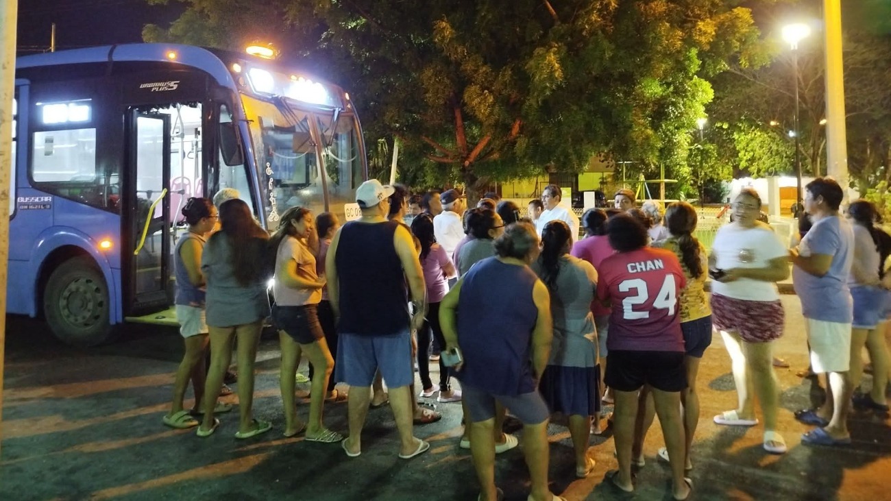 Los vecinos de Noc Ac, se mostraron inconformes por la modificación de dos rutas de Va y Ven