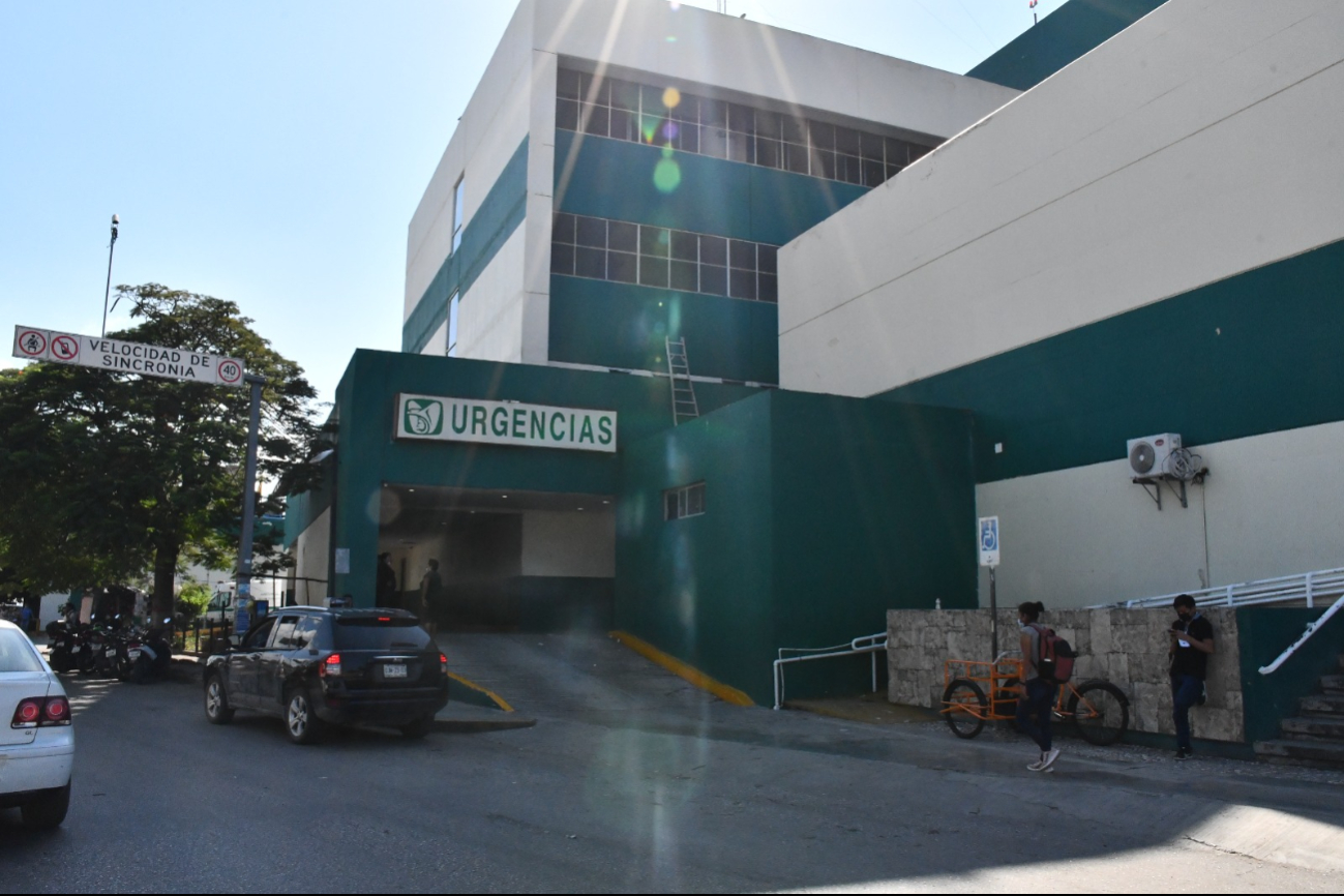 Médicos residentes e internos denuncian vejaciones por parte del internista Samuel Aguilar, del IMSS Campeche. Médicos residentes e internos denuncian vejaciones por parte del internista Samuel Aguilar, del IMSS Campeche.