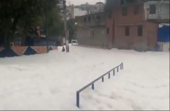 Autoridades asistieron a las zonas afectadas por el desbordamiento de la presa de Naucalpan