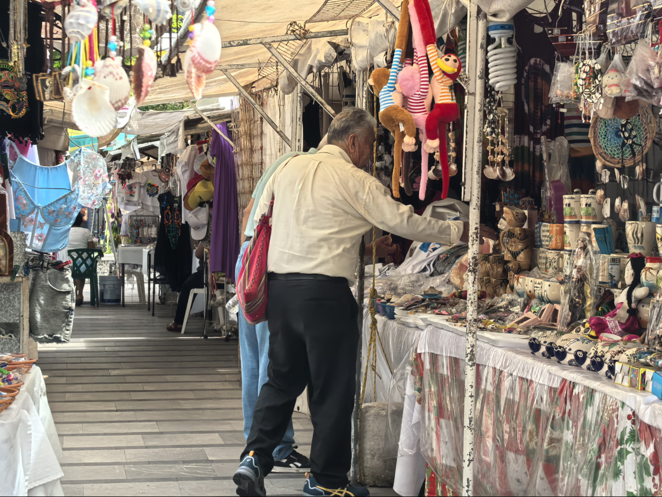  Fiesta a la Virgen es la mejor época del año, señalan artesanos   