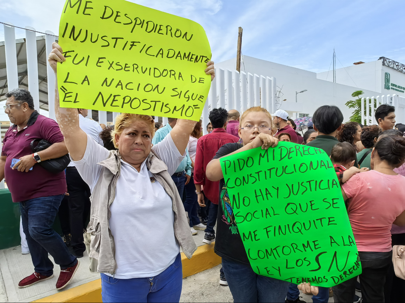 "Me quedé sin empleo y sin medicina para mi hija": Acusan despidos arbitrarios en Bienestar
