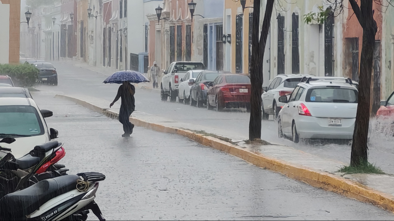 Onda tropical y humedad del Caribe generan intensas lluvias en Campeche Onda tropical y humedad del Caribe generan intensas lluvias en Campeche
