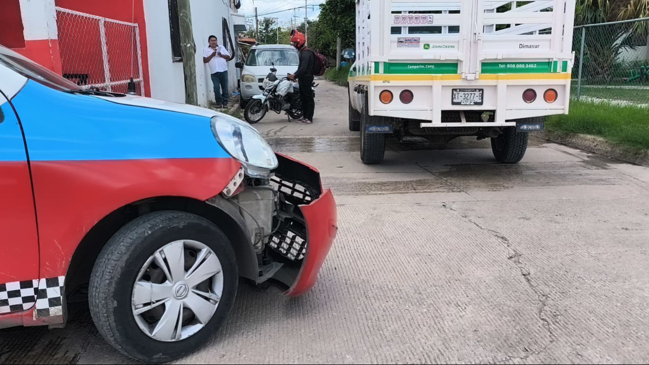 El conductor de la camioneta habría cerrado el paso al taxi. El conductor de la camioneta habría cerrado el paso al taxi.