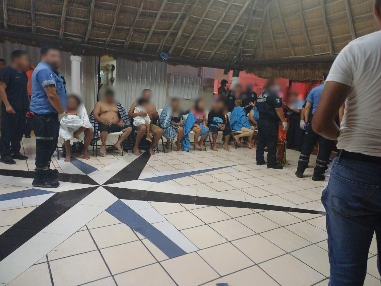 Entre los rescatados se reportaron niños y un bebé, por lo que prohibieron el acceso a menores de 10 años a estas embarcaciones hasta nuevo aviso Entre los rescatados se reportaron niños y un bebé, por lo que prohibieron el acceso a menores de 10 años a estas embarcaciones hasta nuevo aviso