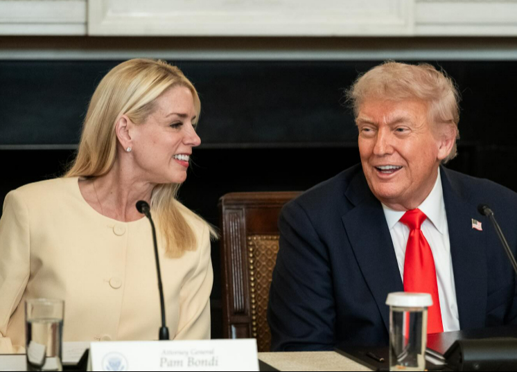 Las palabras de Pam Bondi surgen tras una fuerte acusación de EU en contra de grupos bancarios mexicanos