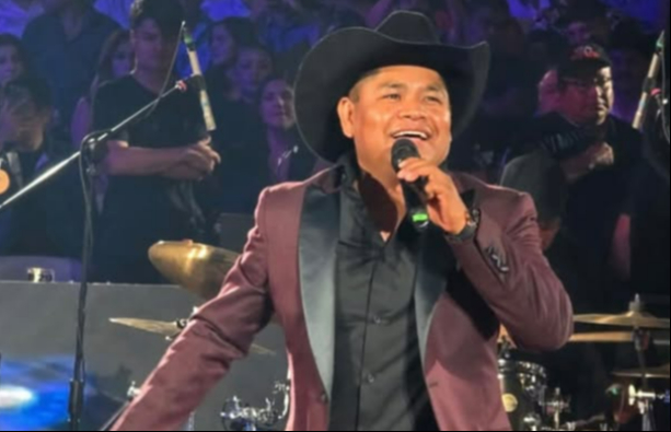 Erasmo Catarino ha lanzado tres álbumes en su carrera como cantante Erasmo Catarino ha lanzado tres álbumes en su carrera como cantante