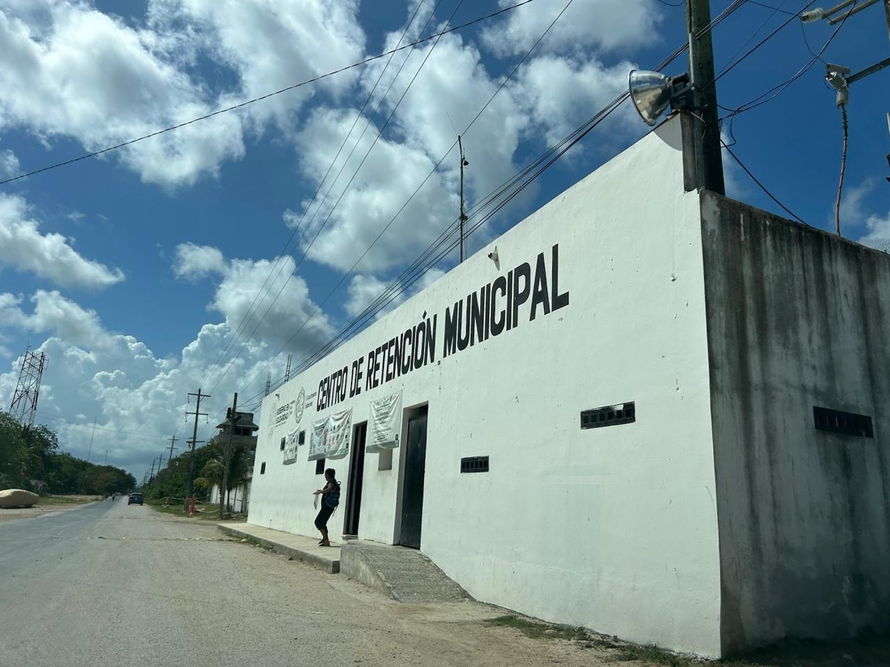 Paramédicos acudieron al lugar del reporte, confirmando que el hombre ya no contaba con signos vitales
