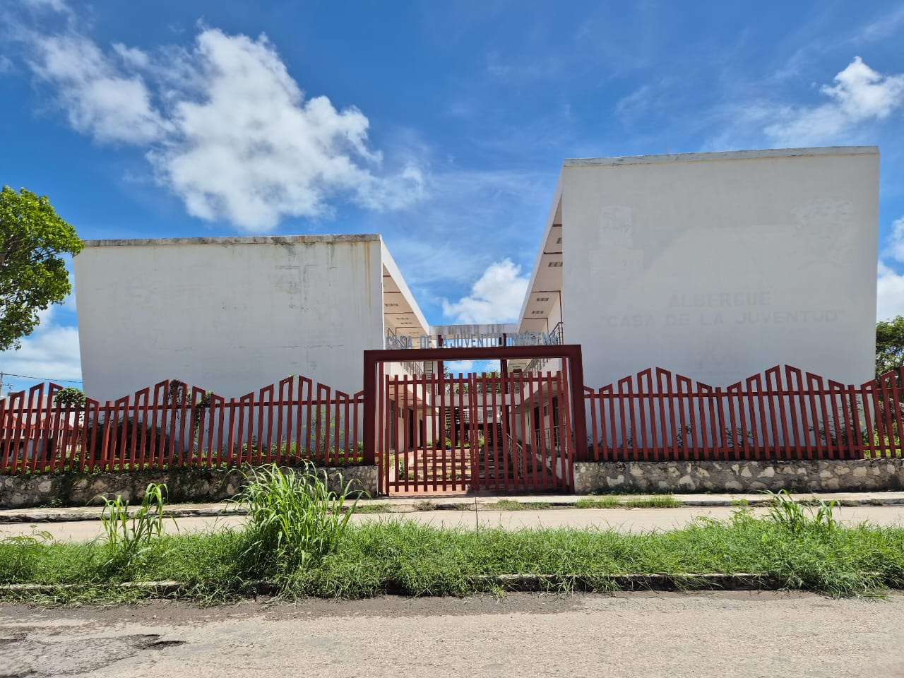 El albergue juvenil en Champotón costó más de 30 millones de pesos. El albergue juvenil en Champotón costó más de 30 millones de pesos.