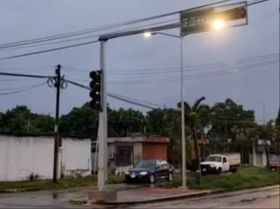 Los semáforos de la ciudad necesitan de correcta atención Los semáforos de la ciudad necesitan de correcta atención