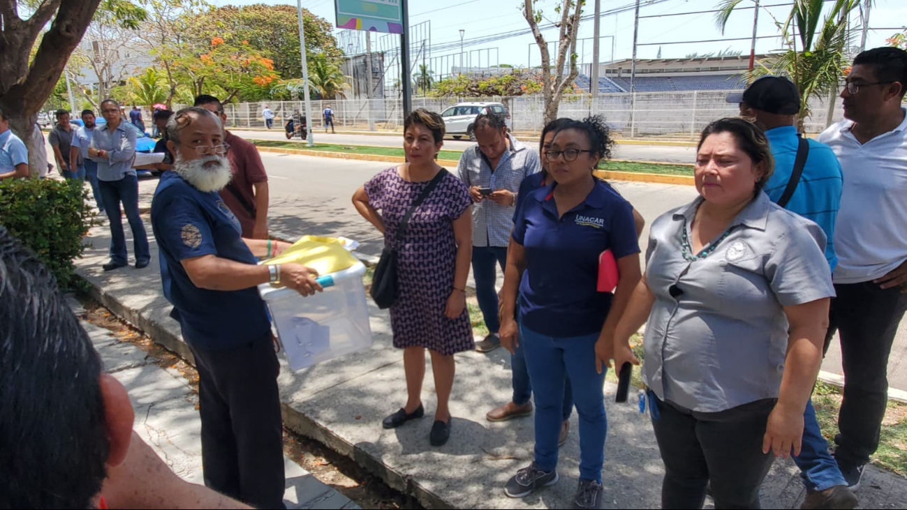 En las pasadas elecciones, un grupo irrumpió violentamente, robó la urna y boletas, y agredió a trabajadores y miembros de la comisión En las pasadas elecciones, un grupo irrumpió violentamente, robó la urna y boletas, y agredió a trabajadores y miembros de la comisión