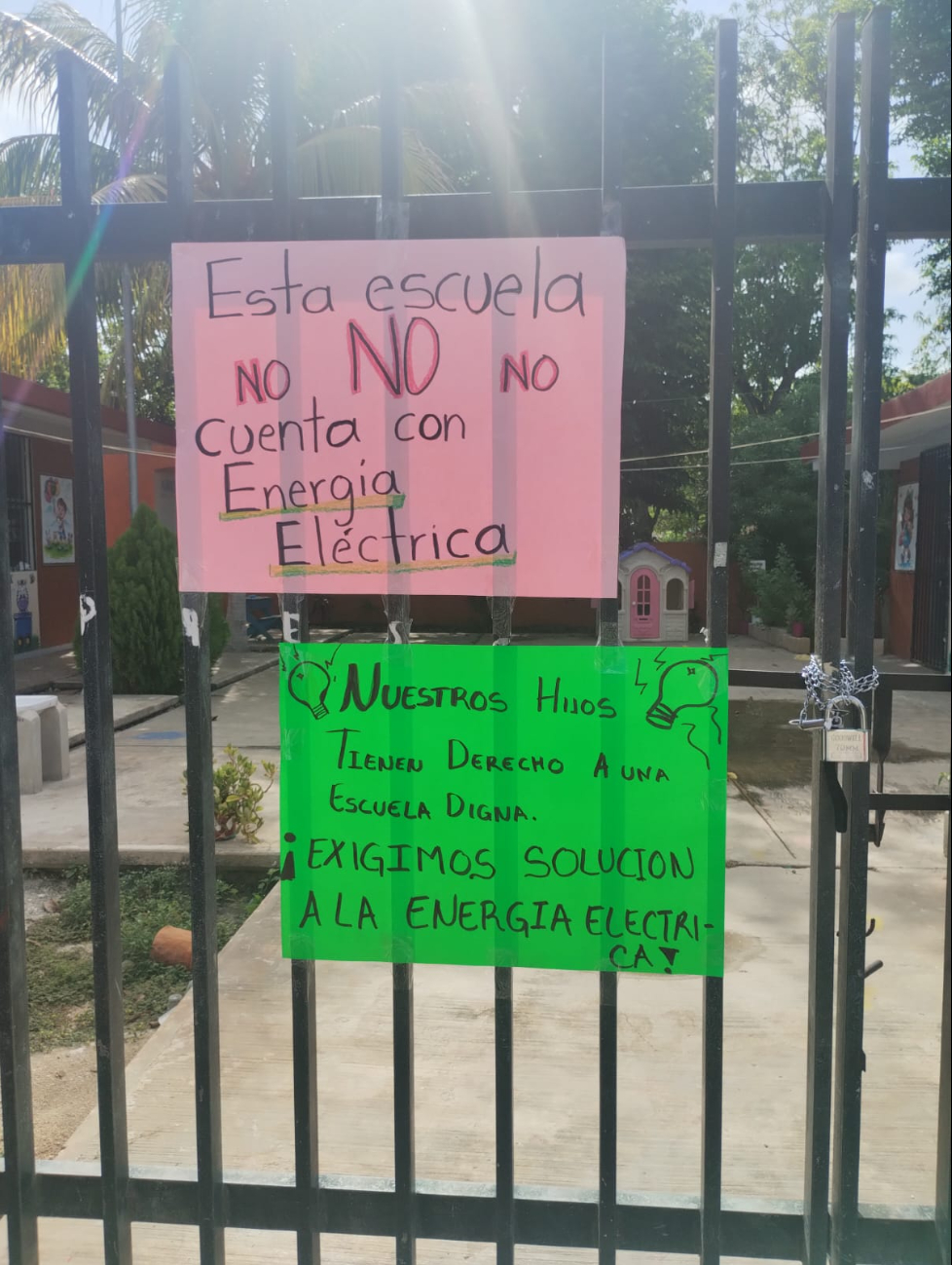 Han presentado múltiples solicitudes a la Secretaría de Educación, pero no han sido tomados en cuenta. Han presentado múltiples solicitudes a la Secretaría de Educación, pero no han sido tomados en cuenta.