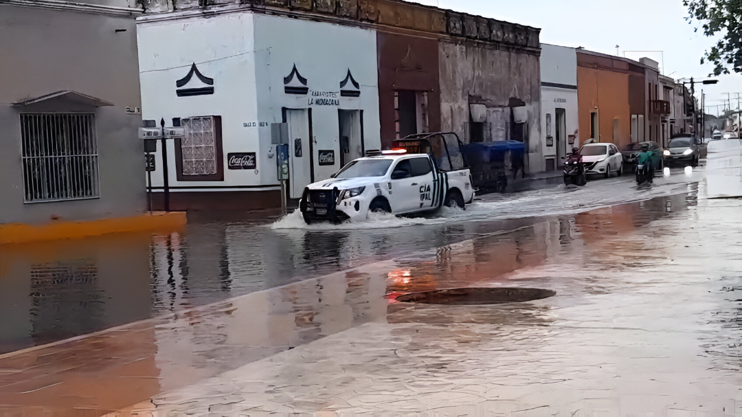 Lluvia refresca Dzitbalché, pero complica tránsito en calles bajas Lluvia refresca Dzitbalché, pero complica tránsito en calles bajas