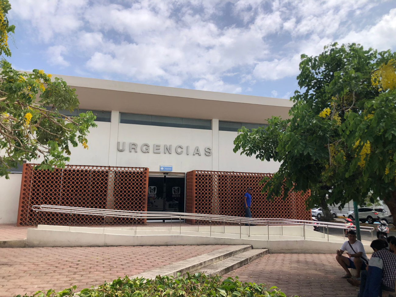 Derechohabientes y personal médico del IMSS de Chetumal exigen respuestas del Ayuntamiento Municipal   