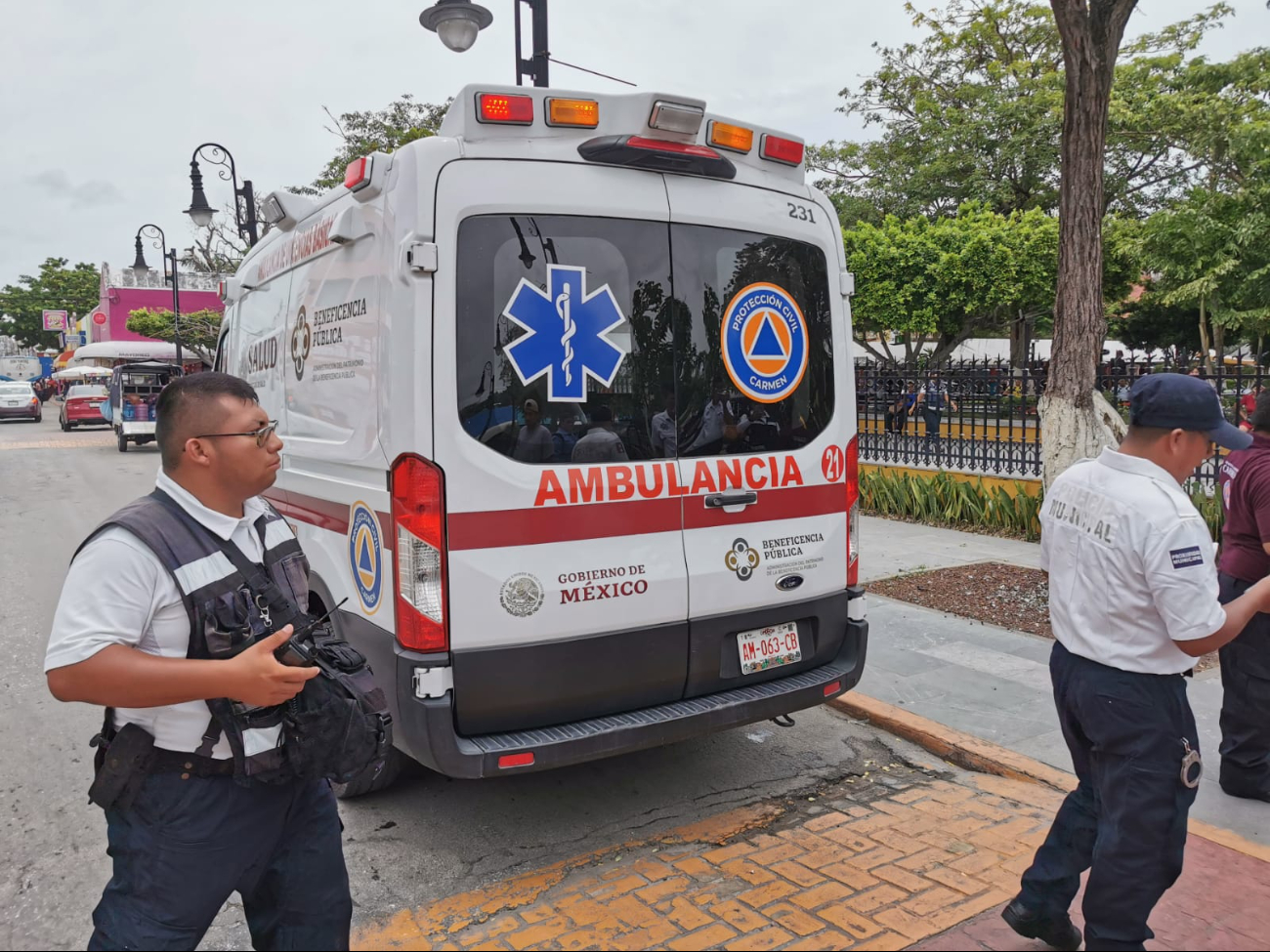 Durante el traslado, recuperó la conciencia pero seguía desorientado, sin recordar cómo llegó al lugar. Durante el traslado, recuperó la conciencia pero seguía desorientado, sin recordar cómo llegó al lugar.