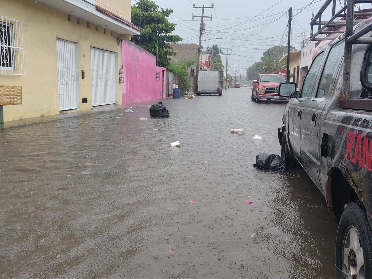 En caso de inundación, es clave cortar la electricidad, evitar contacto con agua estancada y no cruzar zonas anegadas. En caso de inundación, es clave cortar la electricidad, evitar contacto con agua estancada y no cruzar zonas anegadas.