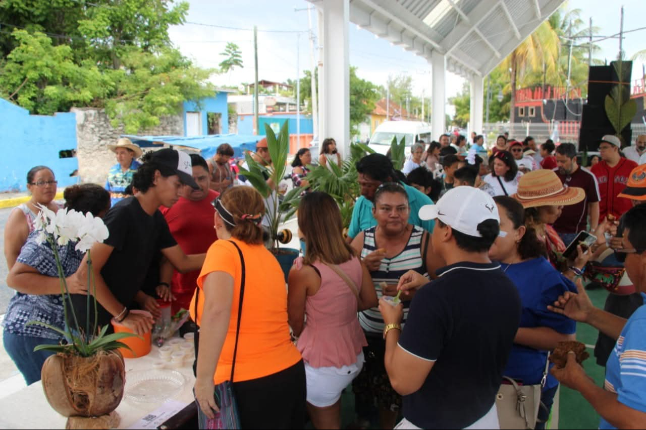 Habrá premios en categorías como: artesanías con coco, postres, dulce de coco y cocofish. Habrá premios en categorías como: artesanías con coco, postres, dulce de coco y cocofish.