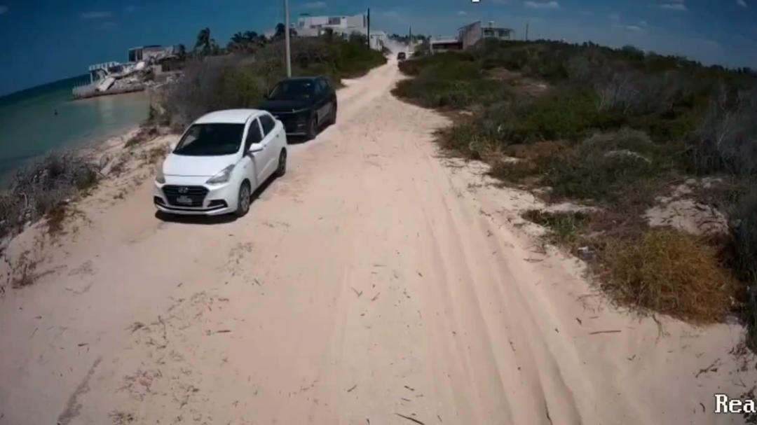 Han sido un par de ocasiones en las que el hombre conduce a gran velocidad en la playa de Chuburná