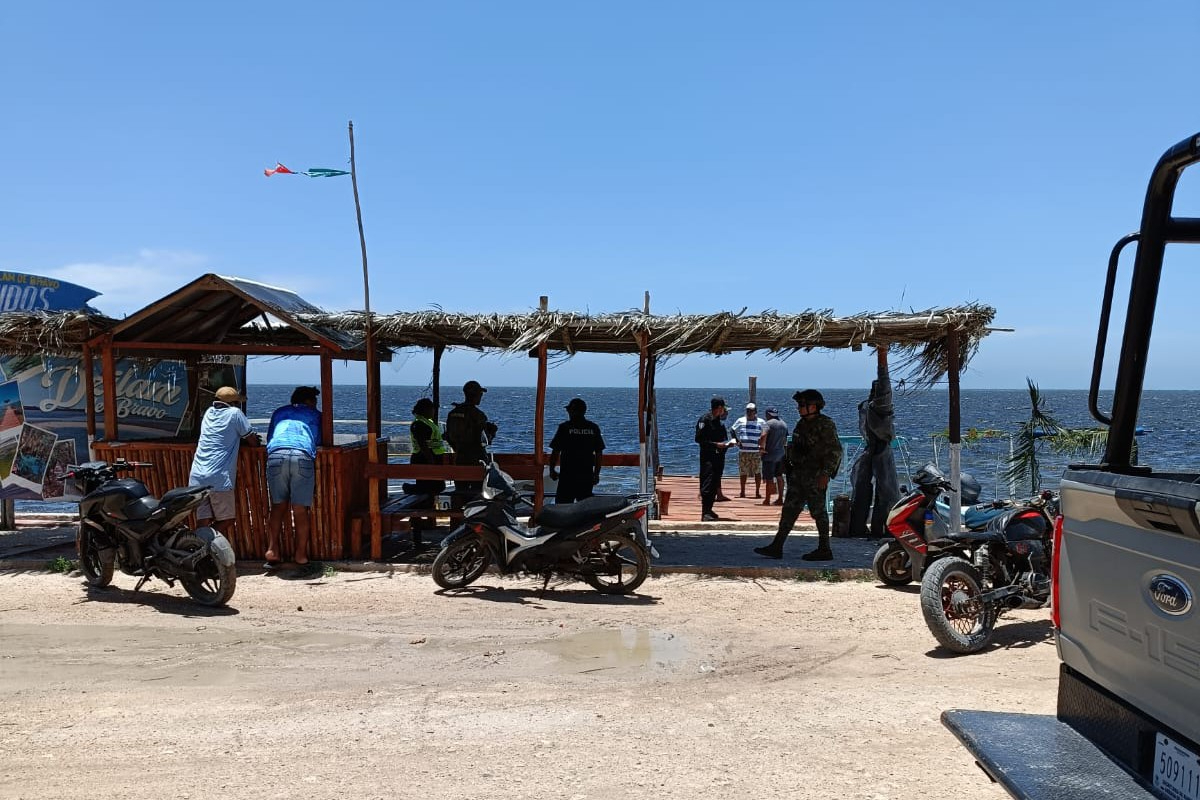 Integrante del comité de seguridad de Dzilam de Bravo acusa a buzos de Campeche por intento de homicidio