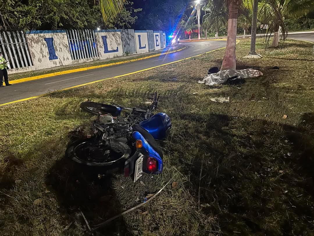 Falta de educación vial provoca accidentes el Boulevard Bahía de Chetumal