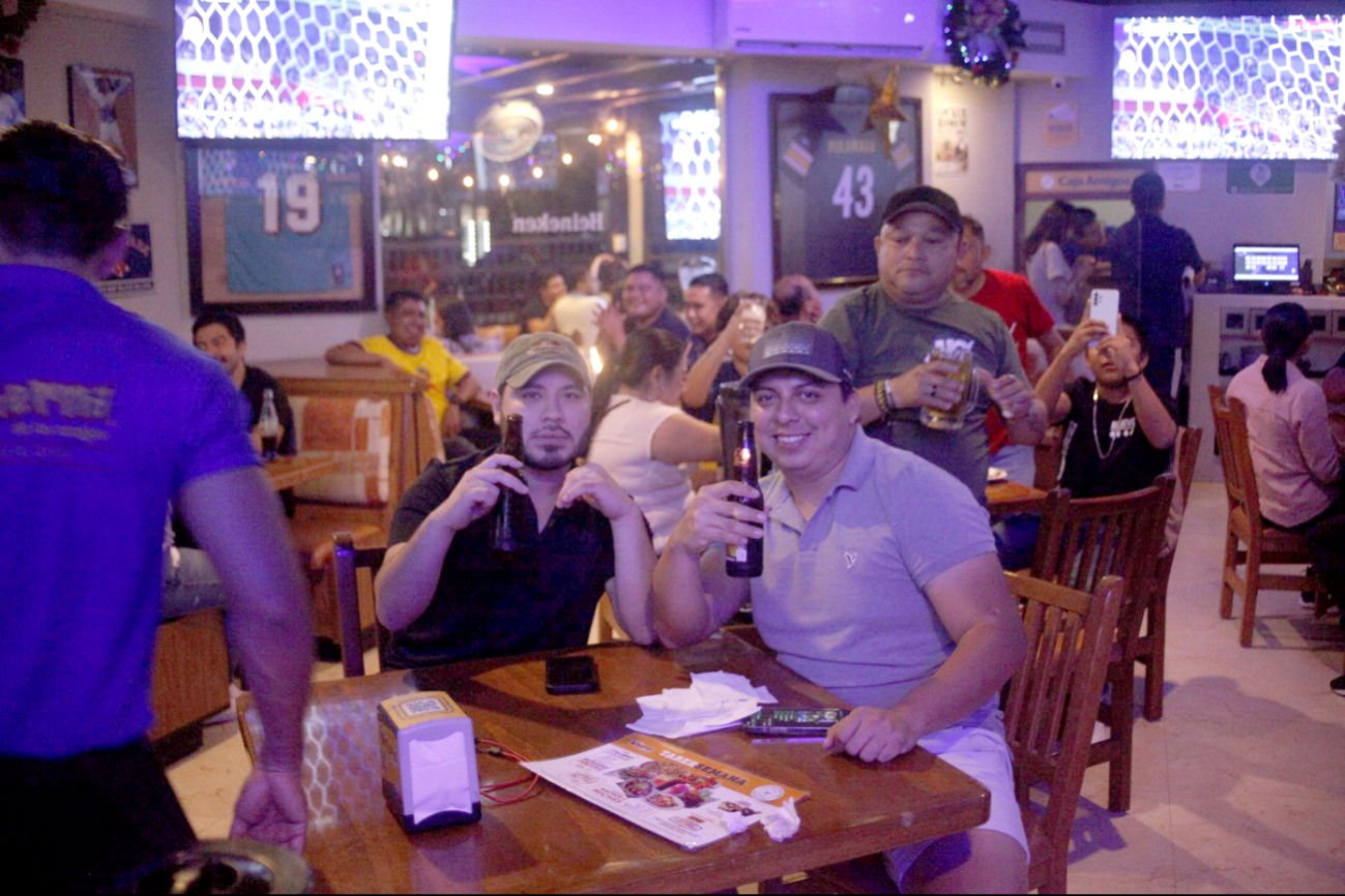 Dueños de restaurantes y discotecas dijeron que la medida debe ser pareja para todos los negocios Dueños de restaurantes y discotecas dijeron que la medida debe ser pareja para todos los negocios