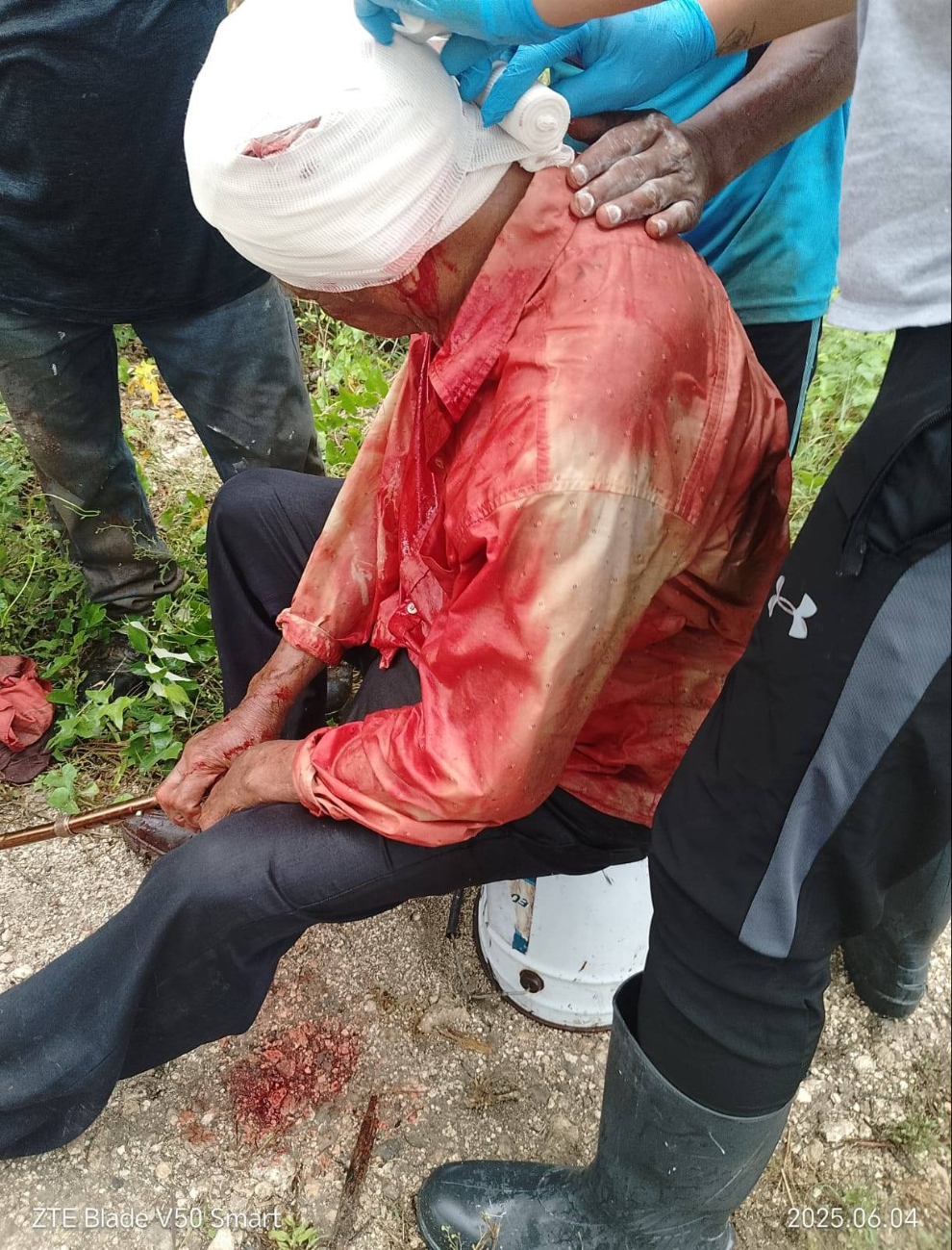 Salvan a familia accidentada en Xul Há