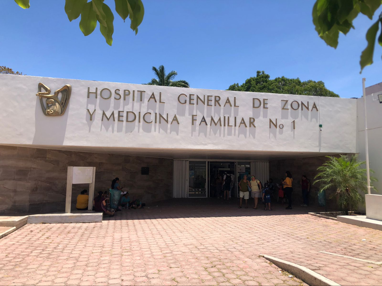 Trabajadores de IMSS en Chetumal se manifiestan debido a deficiencias en el hospital 
